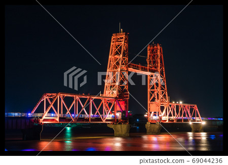 Beautiful illuminated Chikugo River bridge 69044236