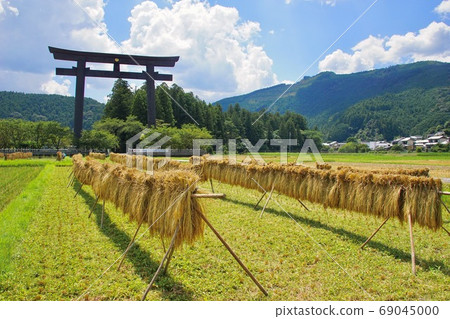 Autumn landscape of Daisaihara, Kumano Hongu Taisha, Tanabe City, Wakayama Prefecture 69045000