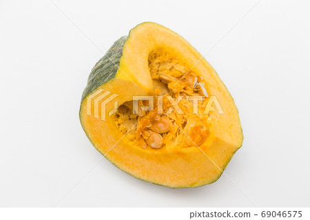 Cut pumpkin (1/4) Cut pumpkin (1/4) 69046575