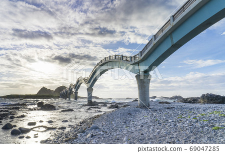 台灣東海岸三仙台日出 台灣東海岸三仙台日出 69047285