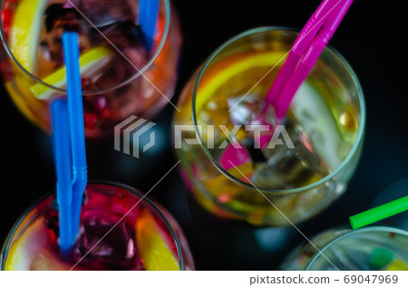 fresh and refreshing cocktails based on gin, a fresh and refreshing cocktails based on gin, a 69047969