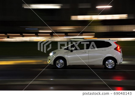 Car panning night view back Car panning night view back 69048143