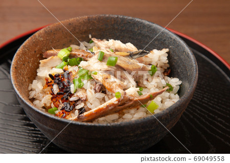 秋天劍魚煮熟的米 69049558