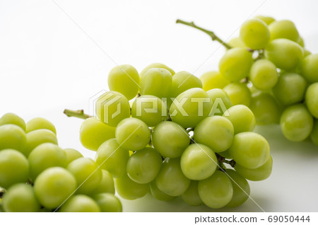 Shine Muscat 3 bunch of white background 69050444