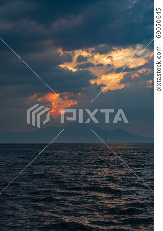 Sunset over the Ariake Sea Sunset over Nagata Sea Floor Road 69050645