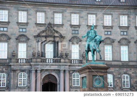 Christiansborg Palace in the island of Slotsholmen Christiansborg Palace in the island of Slotsholmen 69055273