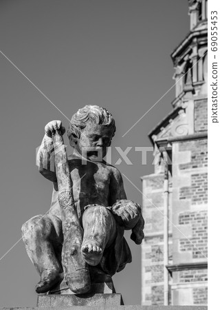 Black and white  Sculpture at the Rosenborg Castle 69055453