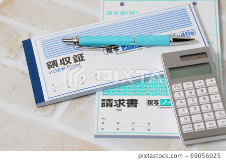Business, invoice, paperwork, billing, accounting, office work, office supplies, office, receipt, calculator, calculator, ballpoint pen 69056025