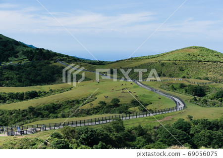 Taipei, Yangmingshan National Park, Ping Tiangang Ring Road 69056075