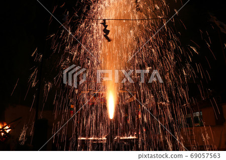 中秋節手煙火 中秋節手煙火 69057563