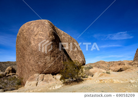 Landscape of Joshua Tree National Park, USA Landscape of Joshua Tree National Park, USA 69058209
