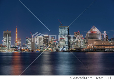 從豐洲美食公園的夜景 從豐洲美食公園的夜景 69059241