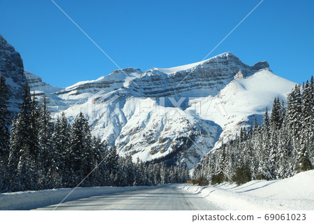 Banff in winter 69061023