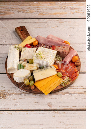Assortment of cheese and cold meats Assortment of cheese and cold meats 69061601