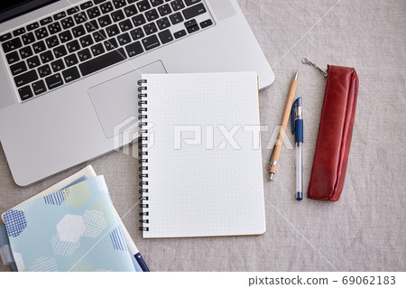 記事本，書寫工具和筆記本電腦 69062183