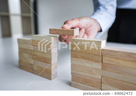Plan and strategy in business, Risk To Make Business Growth Conc Plan and strategy in business, Risk To Make Business Growth Conc 69062472