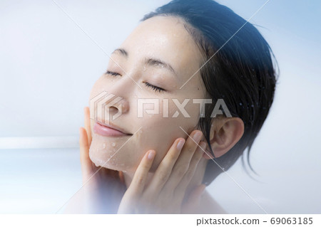 Bathroom skin care 69063185