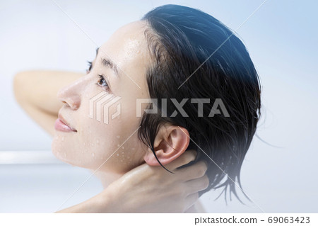 Bathroom treatment 69063423