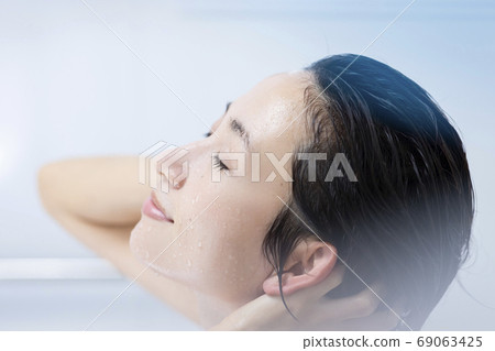 Bathroom treatment 69063425