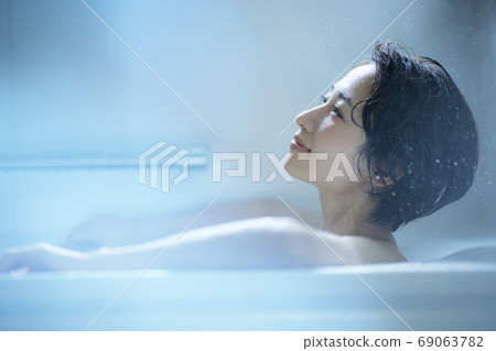 Bathroom treatment 69063782