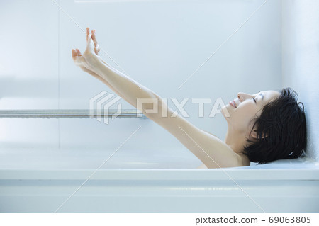 Bathroom treatment Bathroom treatment 69063805