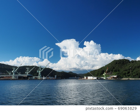 鼻子碼頭的相生灣夏日風景 鼻子碼頭的相生灣夏日風景 69063829