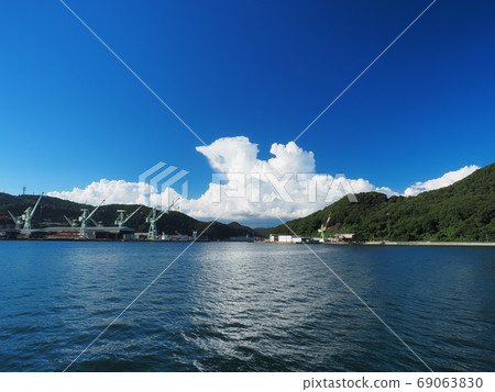 鼻子碼頭的相生灣夏日風景 69063830