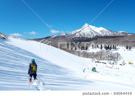 Image of snow chute trekking Kagami Oyama 69064459