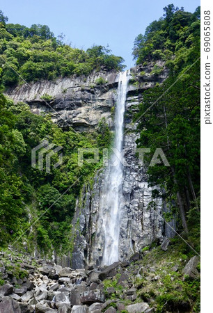 Mt. Nachi Aogishito Mie Tower and Nachi Waterfall Nachi Katsuura Town, Higashimuro District, Wakayama Prefecture Mt. Nachi Aogishito Mie Tower and Nachi Waterfall Nachi Katsuura Town, Higashimuro District, Wakayama Prefecture 69065808