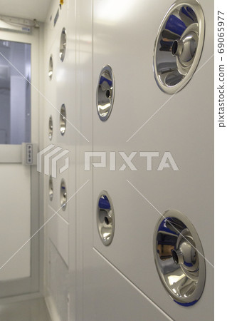 Entrance before of Clean rooms ,air shower for 69065977