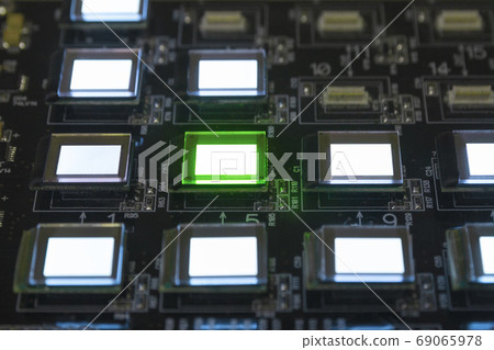 The process of checking several oled displays on The process of checking several oled displays on 69065978