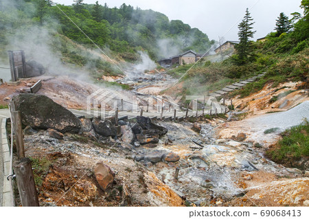 秋田縣/ Goseikake自然研究路(可以觀察極為罕見的泥火山的自然觀察人行道) 秋田縣/ Goseikake自然研究路(可以觀察極為罕見的泥火山的自然觀察人行道) 69068413
