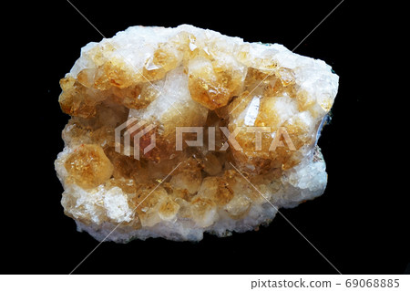 citrine mineral isolated citrine mineral isolated 69068885