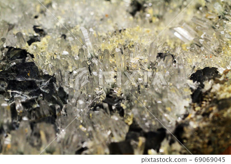 white crystal mineral texture 69069045