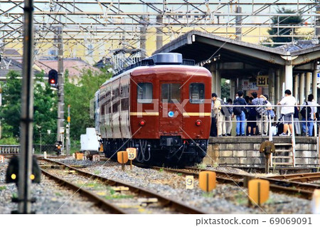 Night trains running on Chichibu Road in summer Chichibu Railway [Mimine 51] 69069091