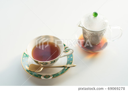 Fashionable tea cups and teapots ③ Fashionable tea cups and teapots ③ 69069278