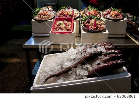 Plaza market 69069861