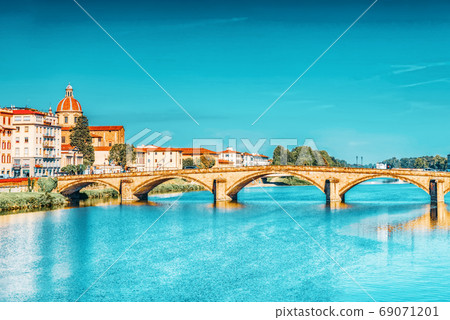 Beautiful panoramic view of the Arno River and the town of Renai 69071201
