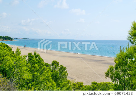 Torn Beach in Hospitalet del Infant, Spain Torn Beach in Hospitalet del Infant, Spain 69071438