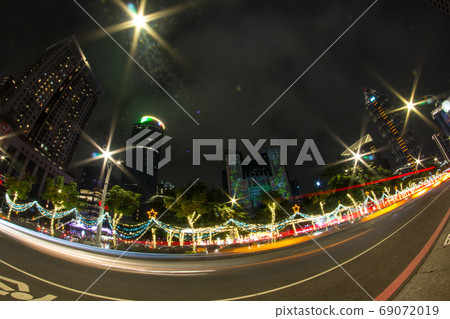 魚眼車軌 69072019