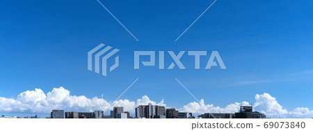 Arakawa riverbed on the Metropolitan Expressway Wangan Line spanning Minamisuna-cho, Koto-ku and Nishikasai, Edogawa-ku 69073840