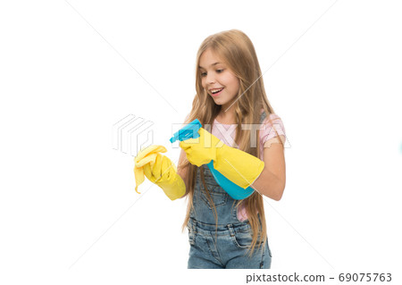 Kid cleaning at home.  69075763