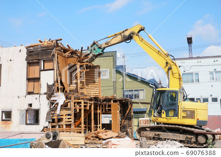House demolition work 69076388