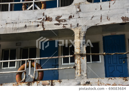孟加拉國達卡Shodorut的一艘長途船復古船體和艙室 孟加拉國達卡Shodorut的一艘長途船復古船體和艙室 69083684