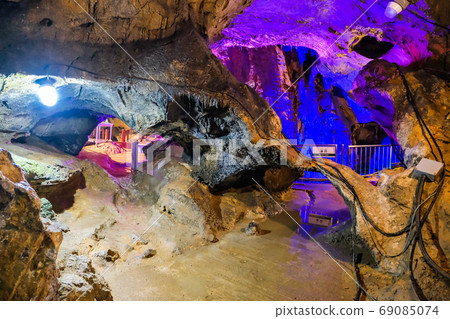 Fujido water hole 69085074