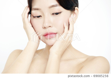 Beauty, young woman 69085238