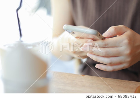 她的咖啡廳約會 69085412