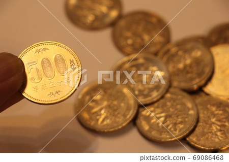 500 yen coin savings image 500 yen coin savings image 69086468