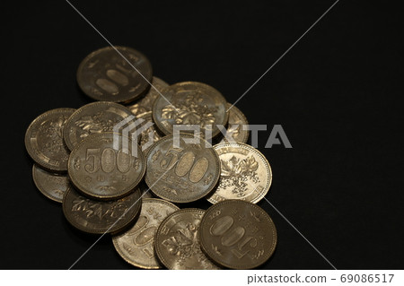 500 yen coin savings image 69086517