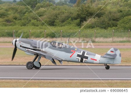 梅塞施密特Bf109 G-4降落 69086645